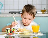 Consejos y recomendaciones para lograr una alimentación equilibrada en sus hijos