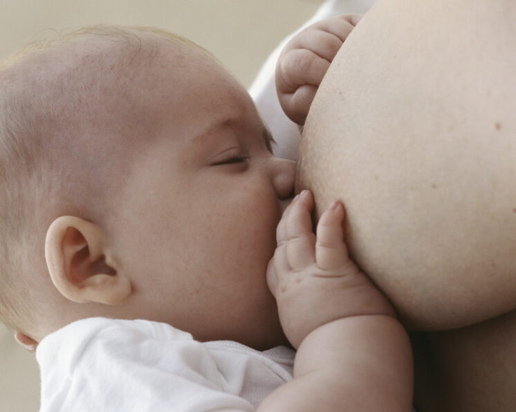 Lactancia materna: la primera hora