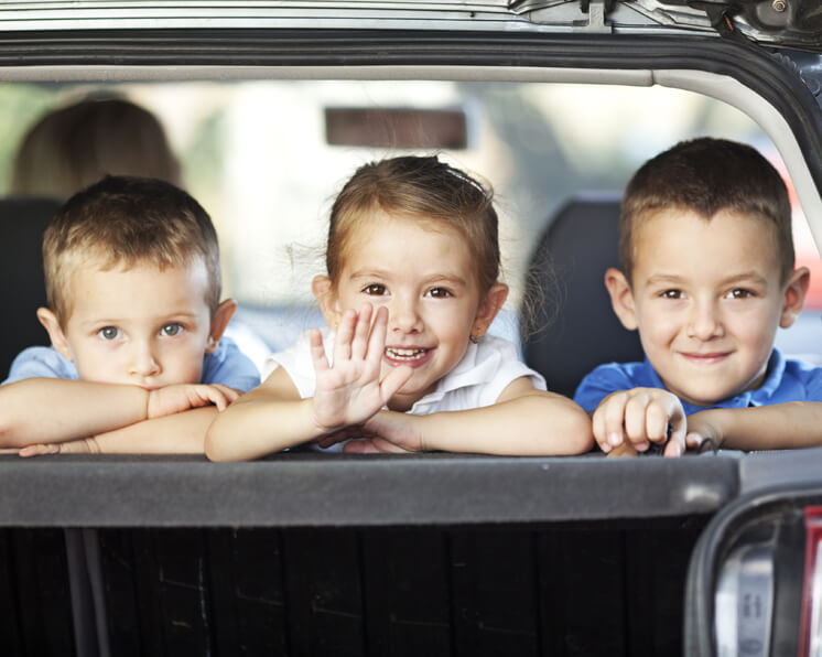 La seguridad de los chicos en el auto, asignatura pendiente para los padres